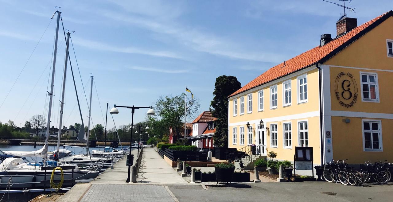 Ahus Gaestgivaregard Esterno foto